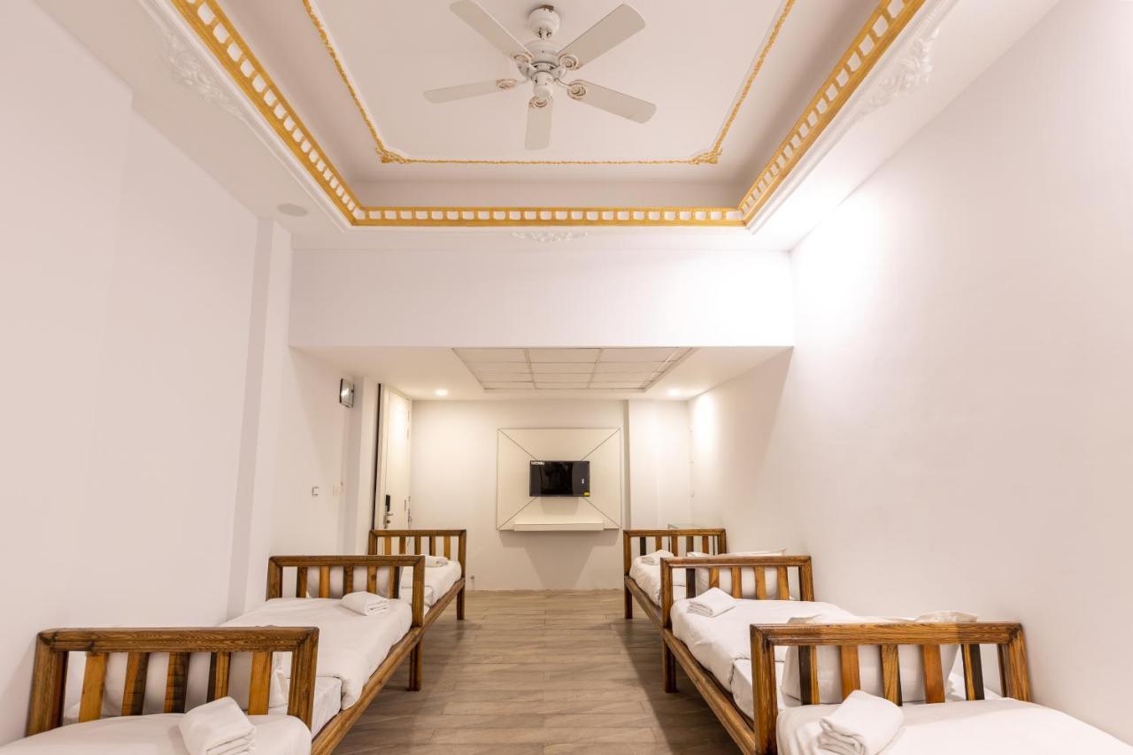The Grand Monarch Hotel, אויאיין מראה חיצוני תמונה